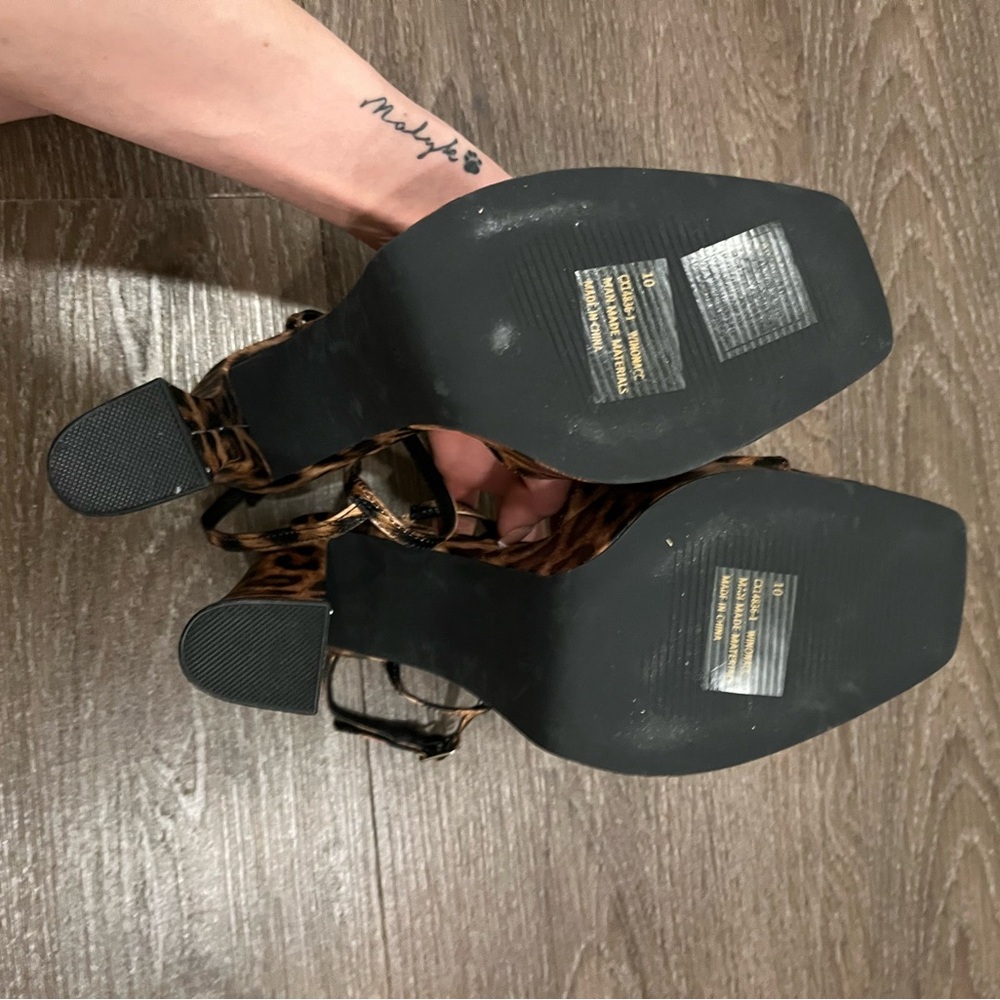 NWOB Fashion Nova Harlyn Platform Heels in Leopard - Picture 5 of 6